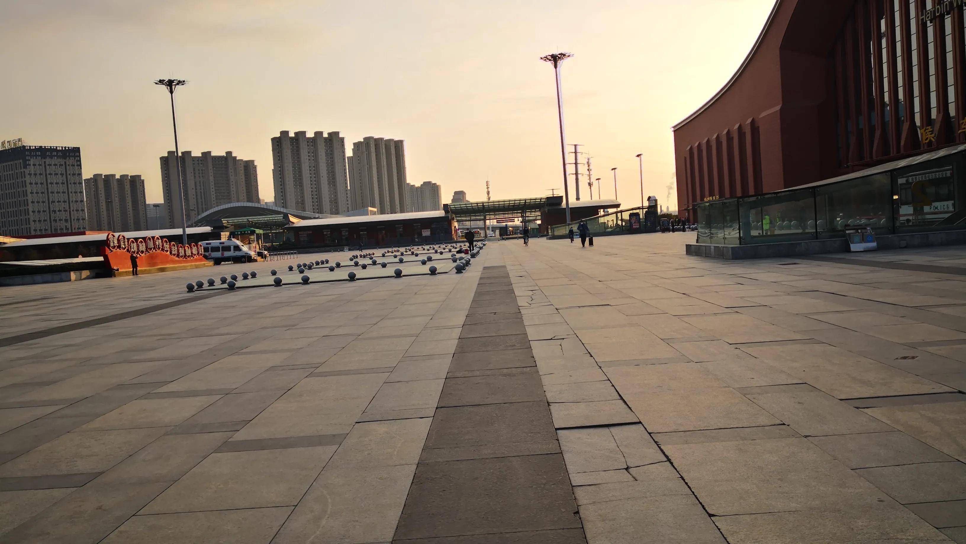 大发娱乐平台-哈化广场球场将进行翻修工程，提升赛场品质(形意拳综合套路拳谱)